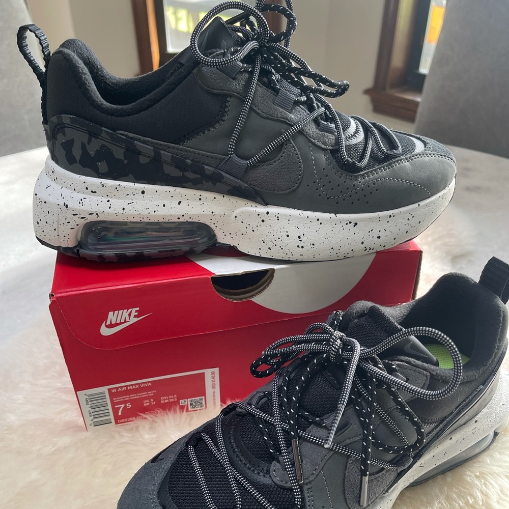 Nike Air Max Viva | 7.5 |